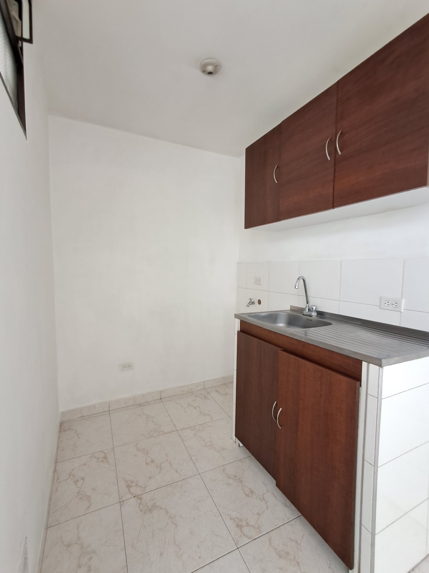 ARRIENDO APARTAESTUDIO EN CIUDAD JARDIN