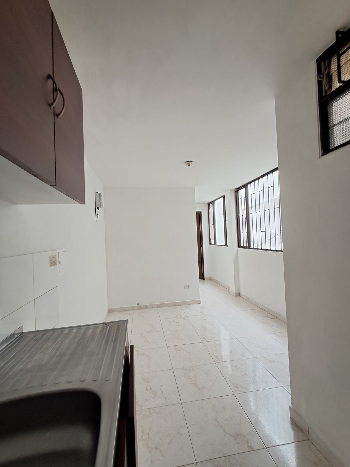 ARRIENDO APARTAESTUDIO EN CIUDAD JARDIN