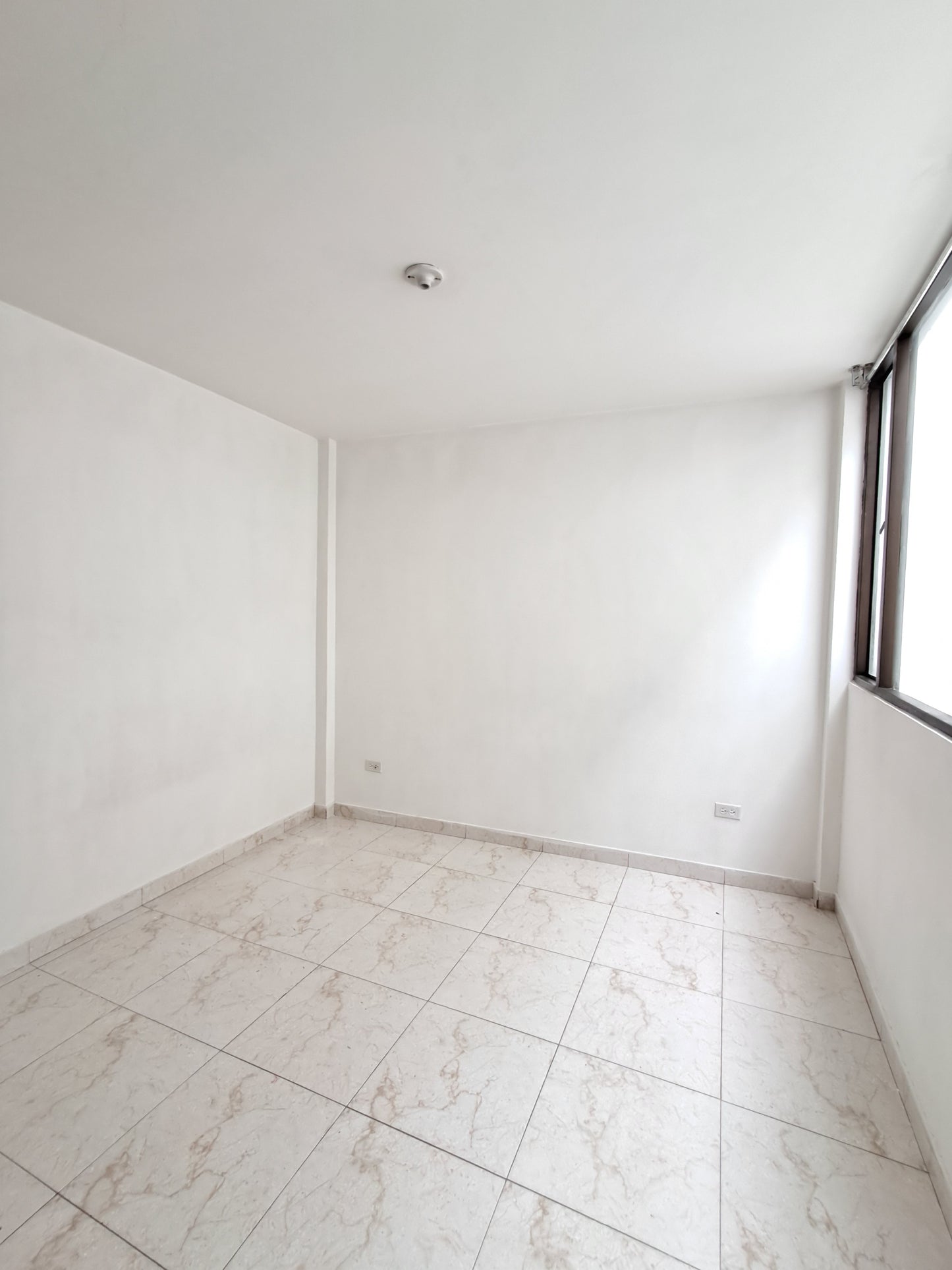 ARRIENDO APARTAESTUDIO EN CIUDAD JARDIN