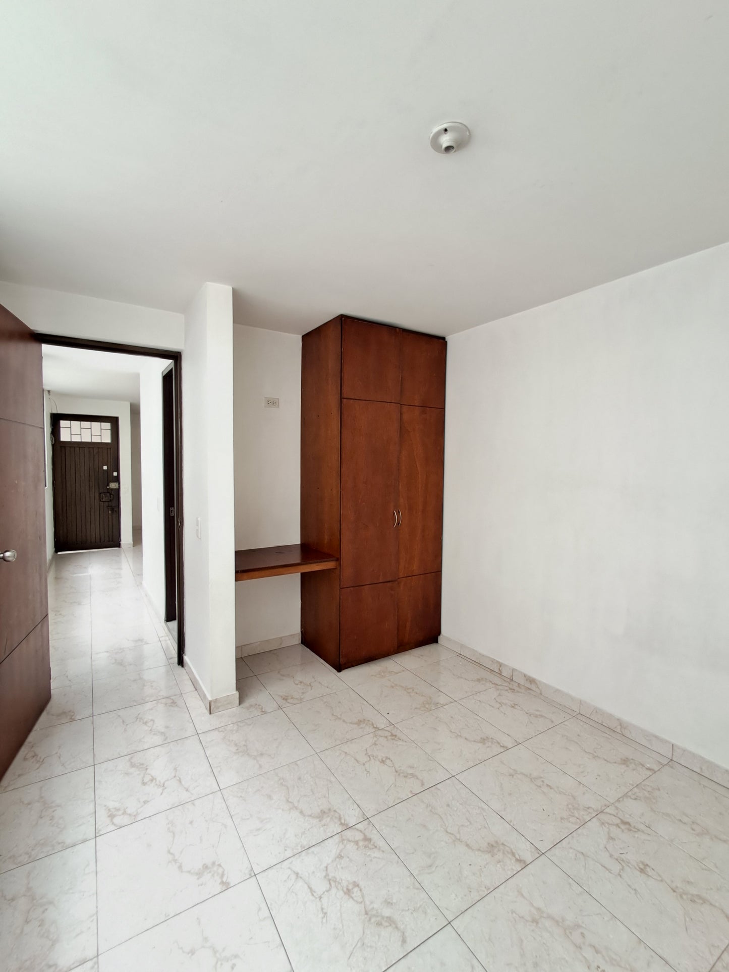 ARRIENDO APARTAESTUDIO EN CIUDAD JARDIN
