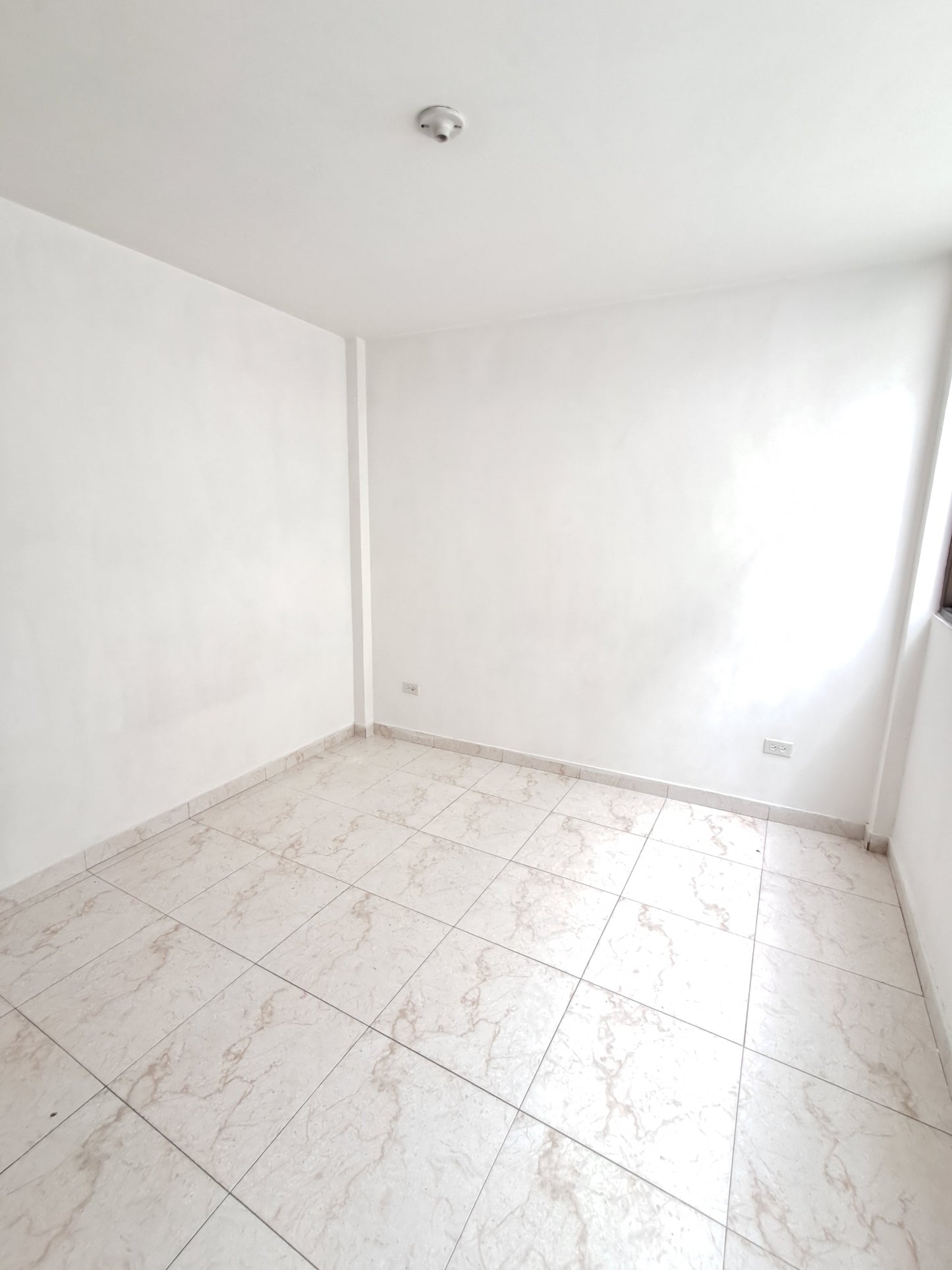ARRIENDO APARTAESTUDIO EN CIUDAD JARDIN