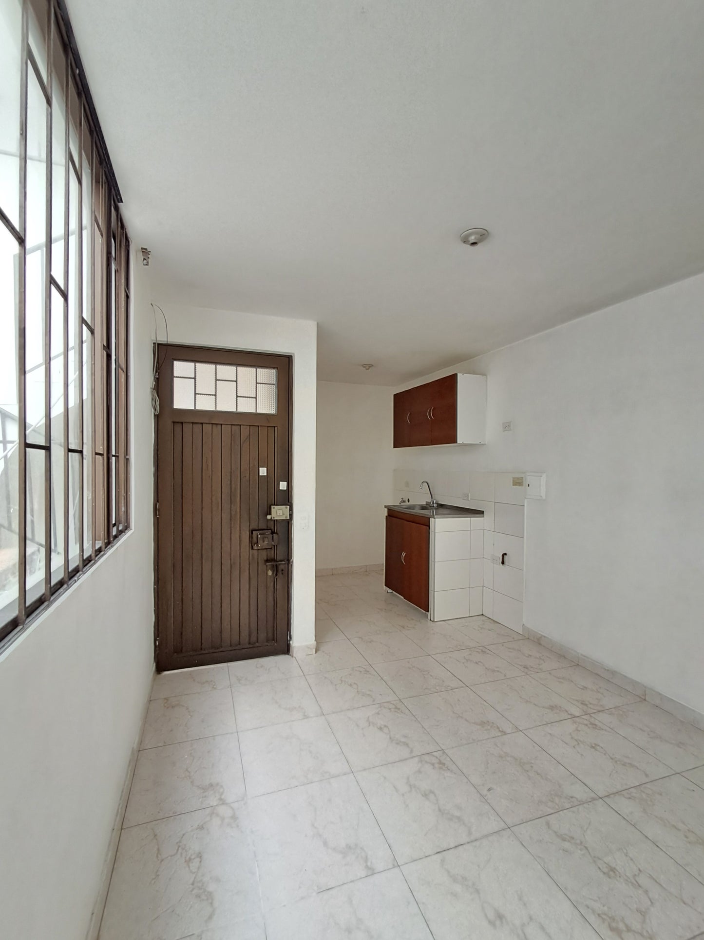 ARRIENDO APARTAESTUDIO EN CIUDAD JARDIN