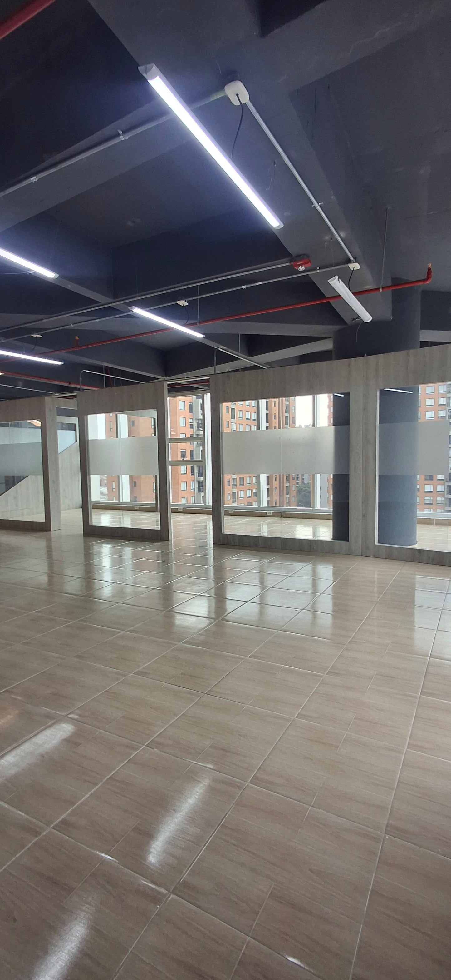 Oficina en Arriendo Centro Empresarial Maz