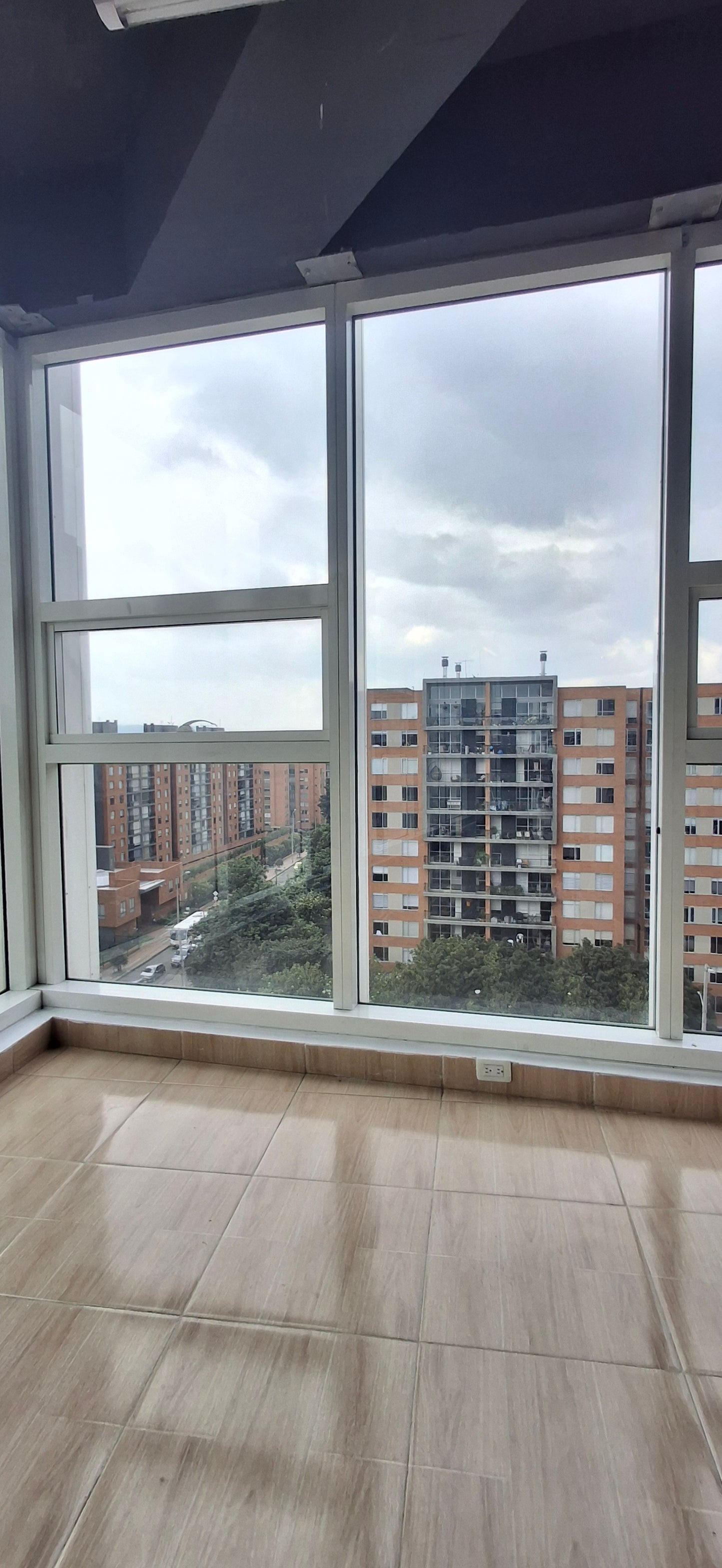 Oficina en Arriendo Centro Empresarial Maz