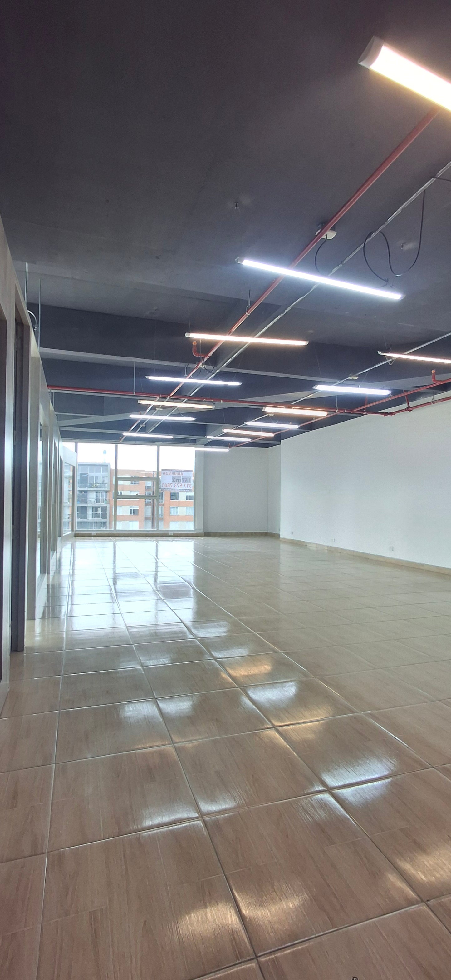Oficina en Arriendo Centro Empresarial Maz