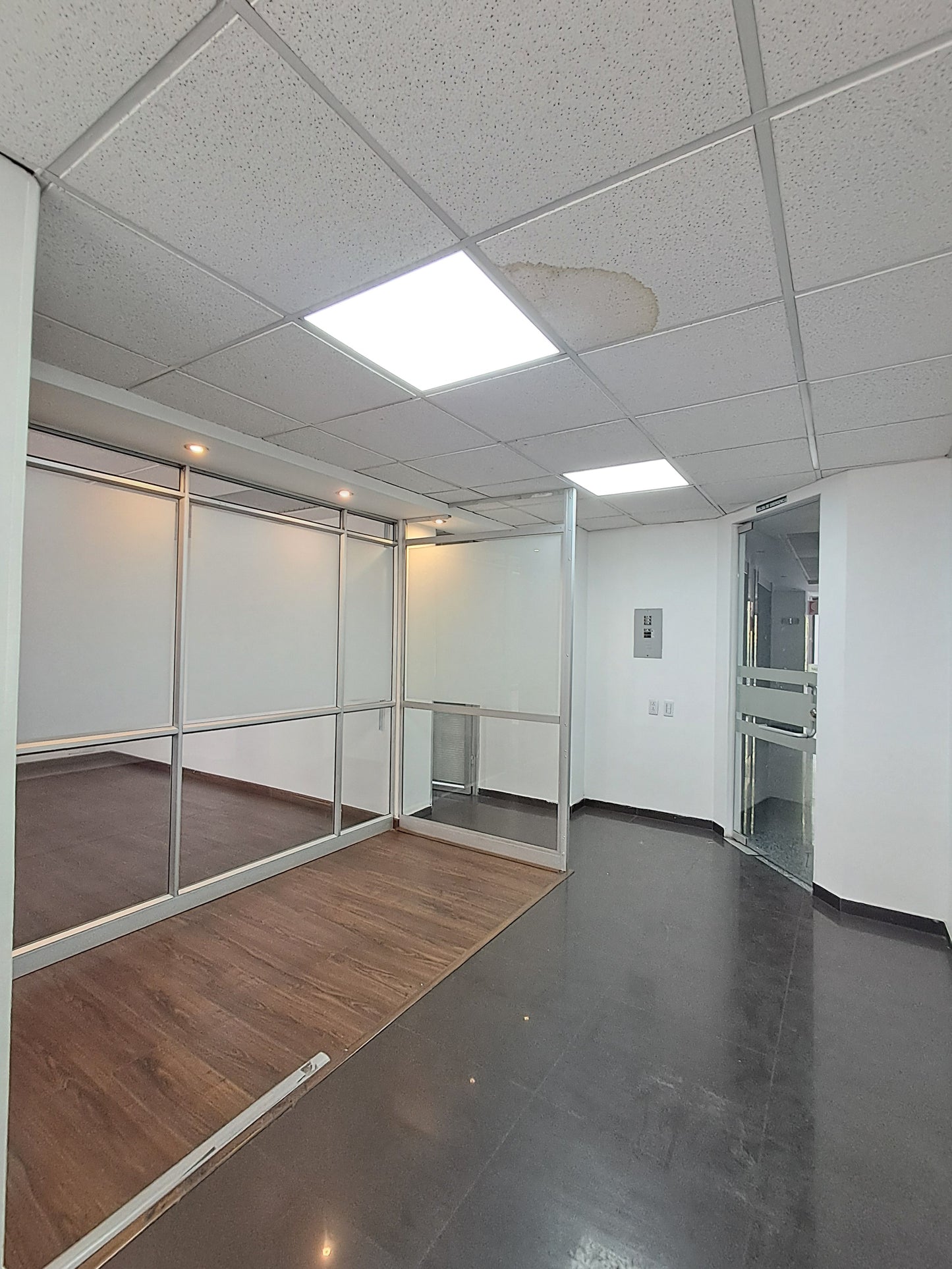 Hermosa Oficina En Arriendo En North Point