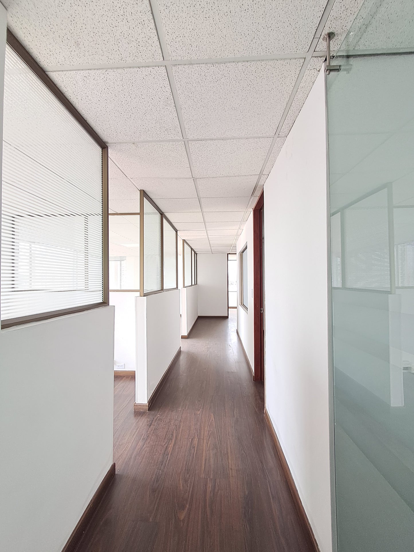 Hermosa Oficina En Arriendo En North Point