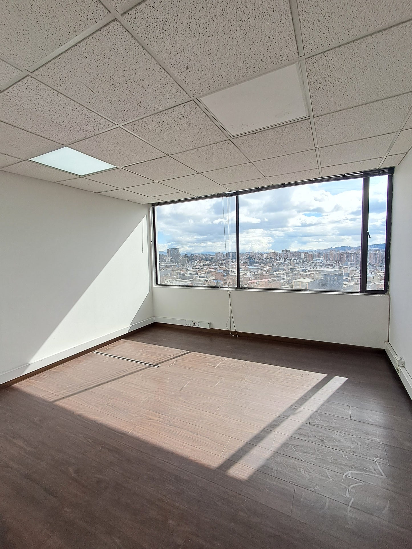 Hermosa Oficina En Arriendo En North Point