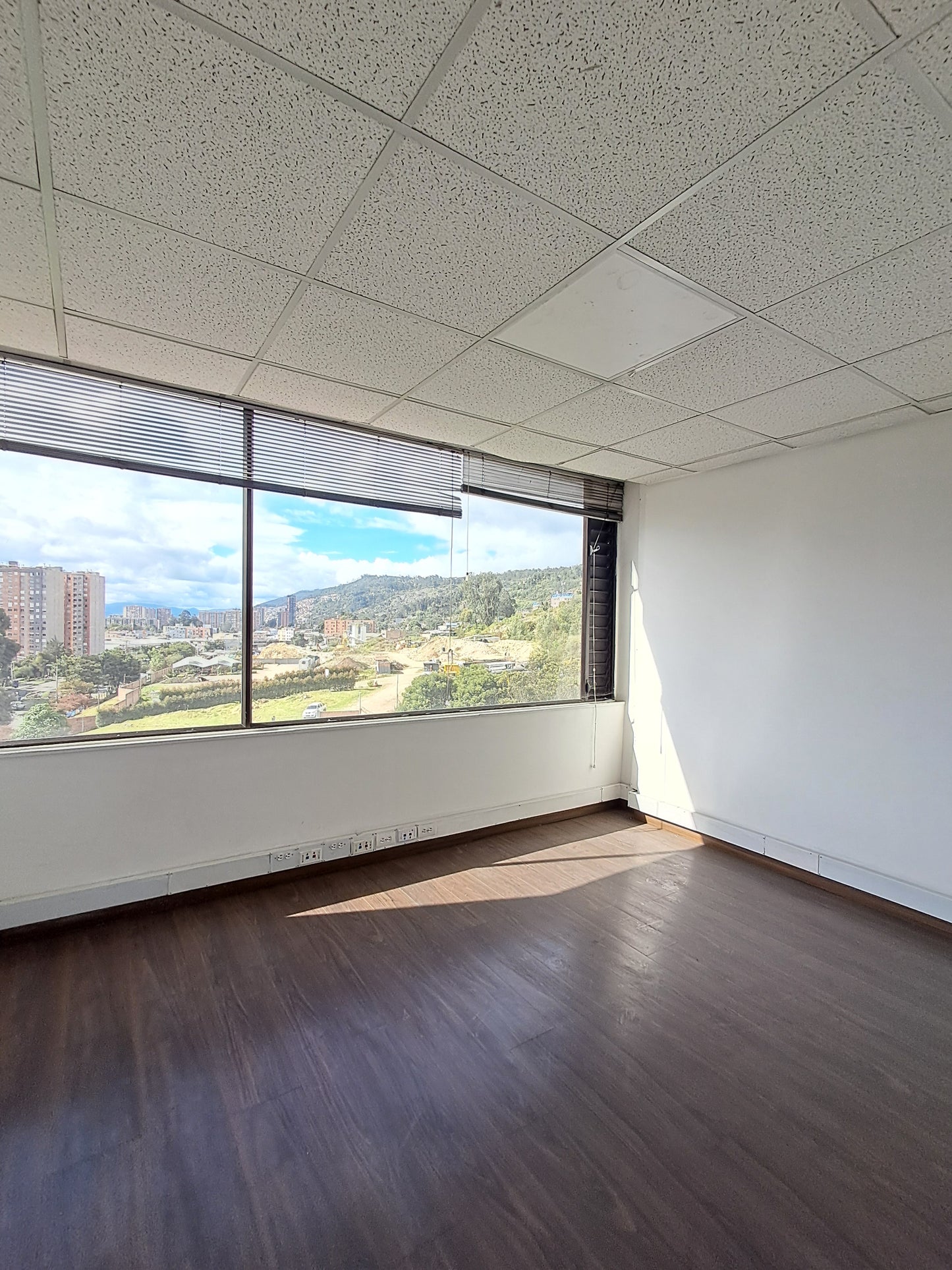 Hermosa Oficina En Arriendo En North Point