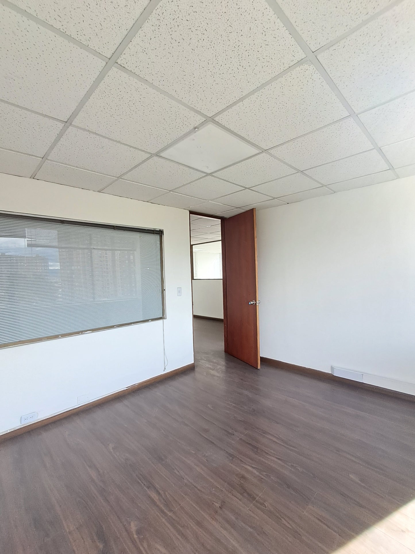 Hermosa Oficina En Arriendo En North Point