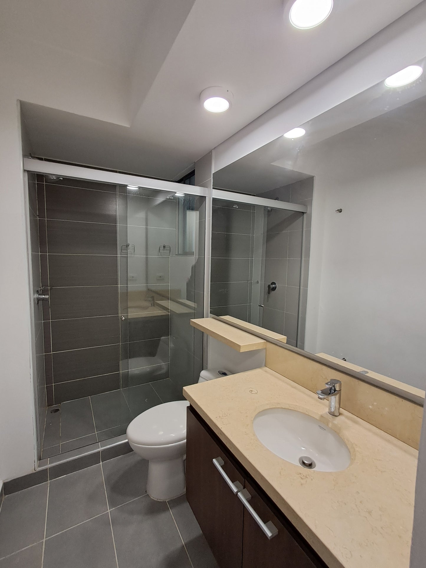 Precioso Apartamento En Arriendo En Ciudad Jardin