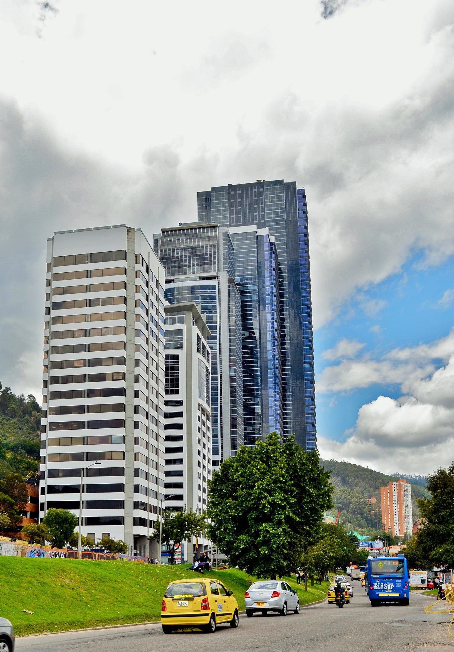 233-921 Grandiosa Oficina en Venta en Torre Krystal North Point