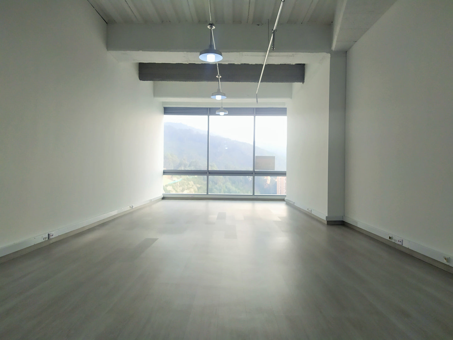 Grandiosa Oficina en venta en North Point De 67 m2