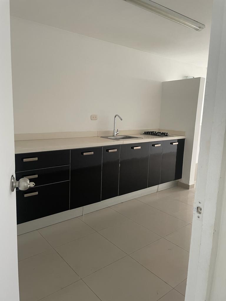 233-908 Arriendo Casa Comercial en el Polo