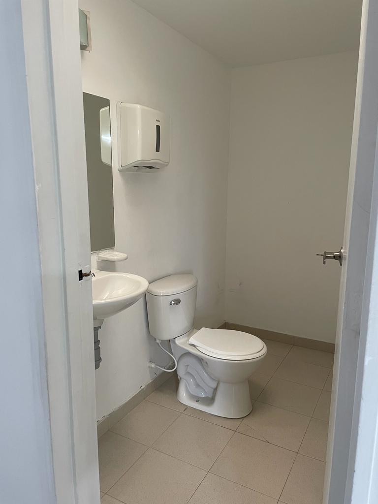 233-908 Arriendo Casa Comercial en el Polo