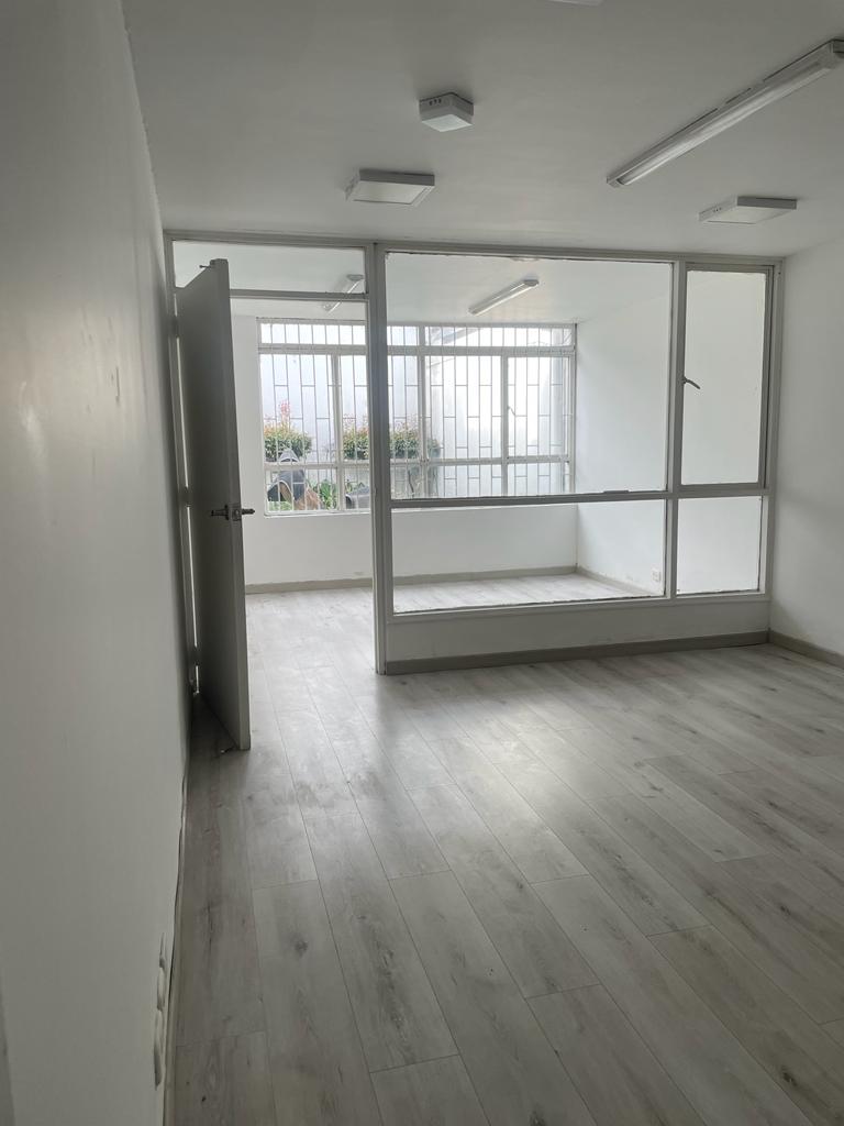 233-908 Arriendo Casa Comercial en el Polo