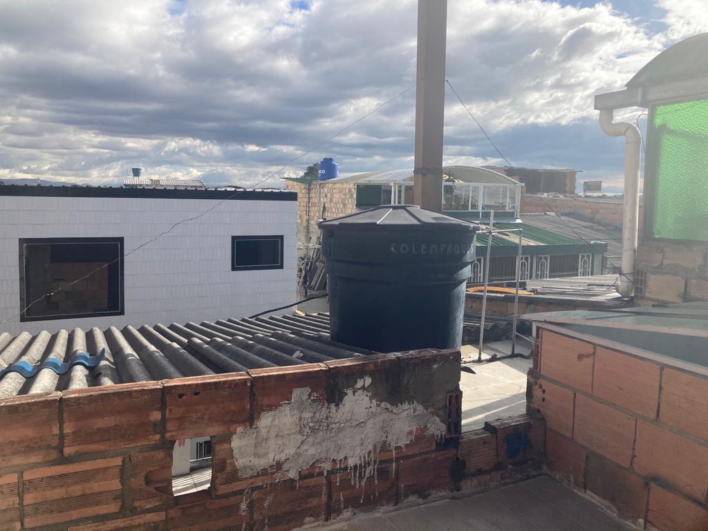 VENTA CASA EN SUBA RINCON 8 HABITACIONES