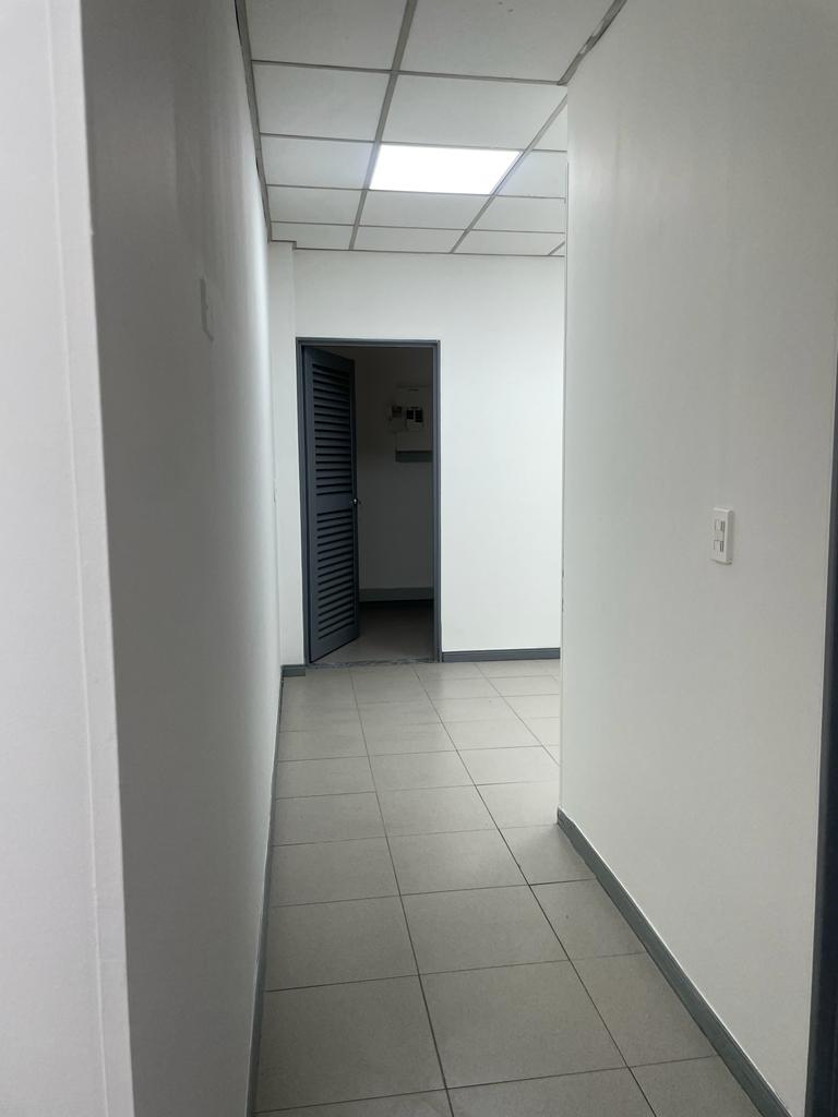 233-915 Arriendo Local Barrancas