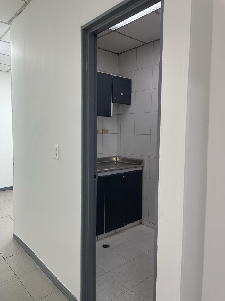 233-915 Arriendo Local Barrancas
