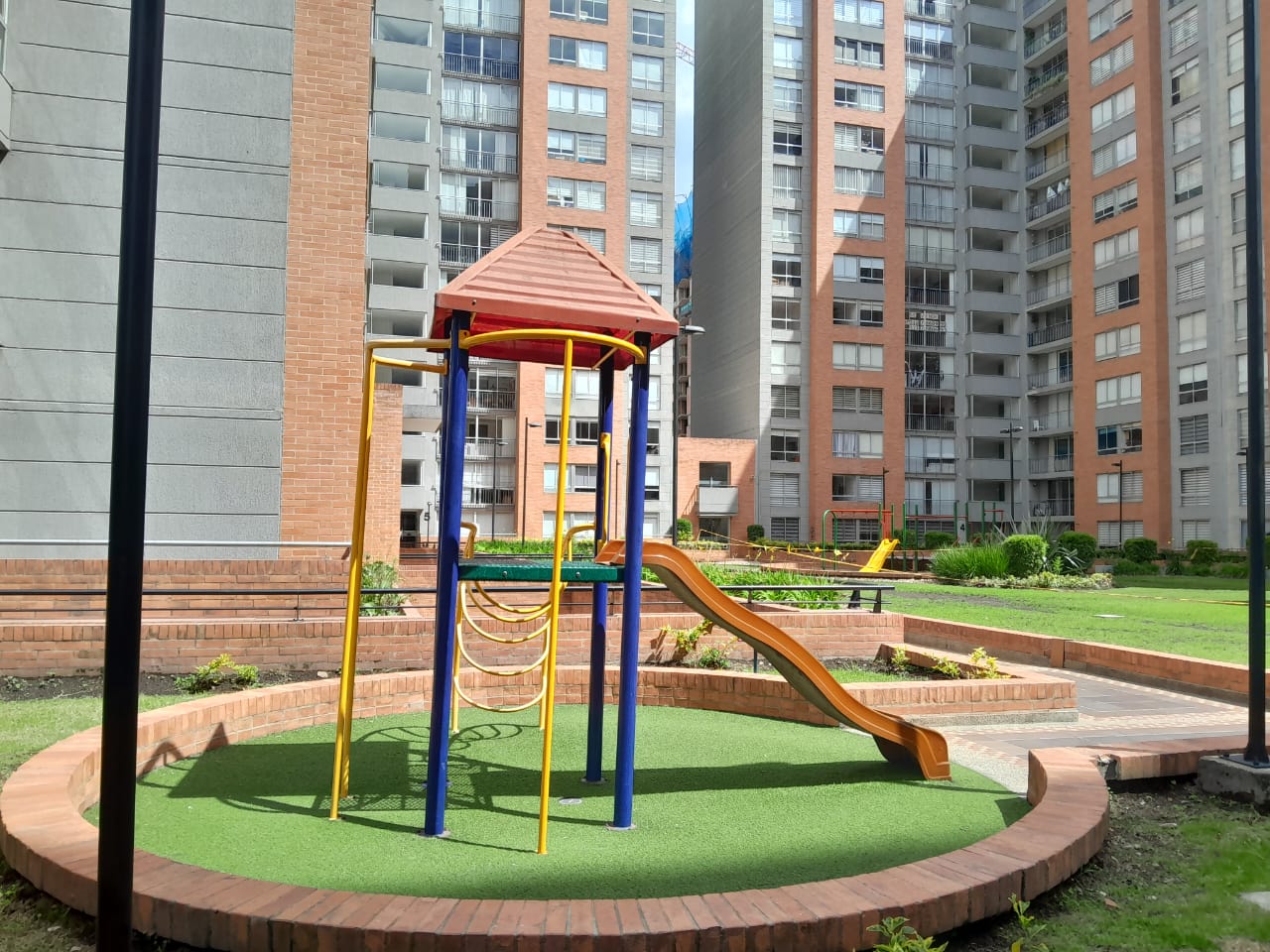 233-159 Apartamento en arriendo en Alameda