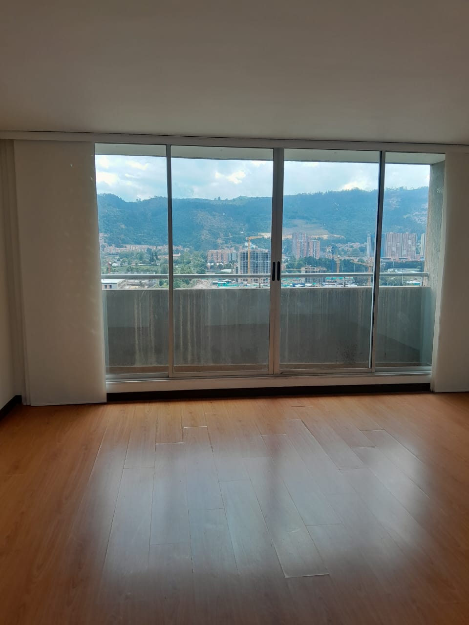 233-159 Apartamento en arriendo en Alameda
