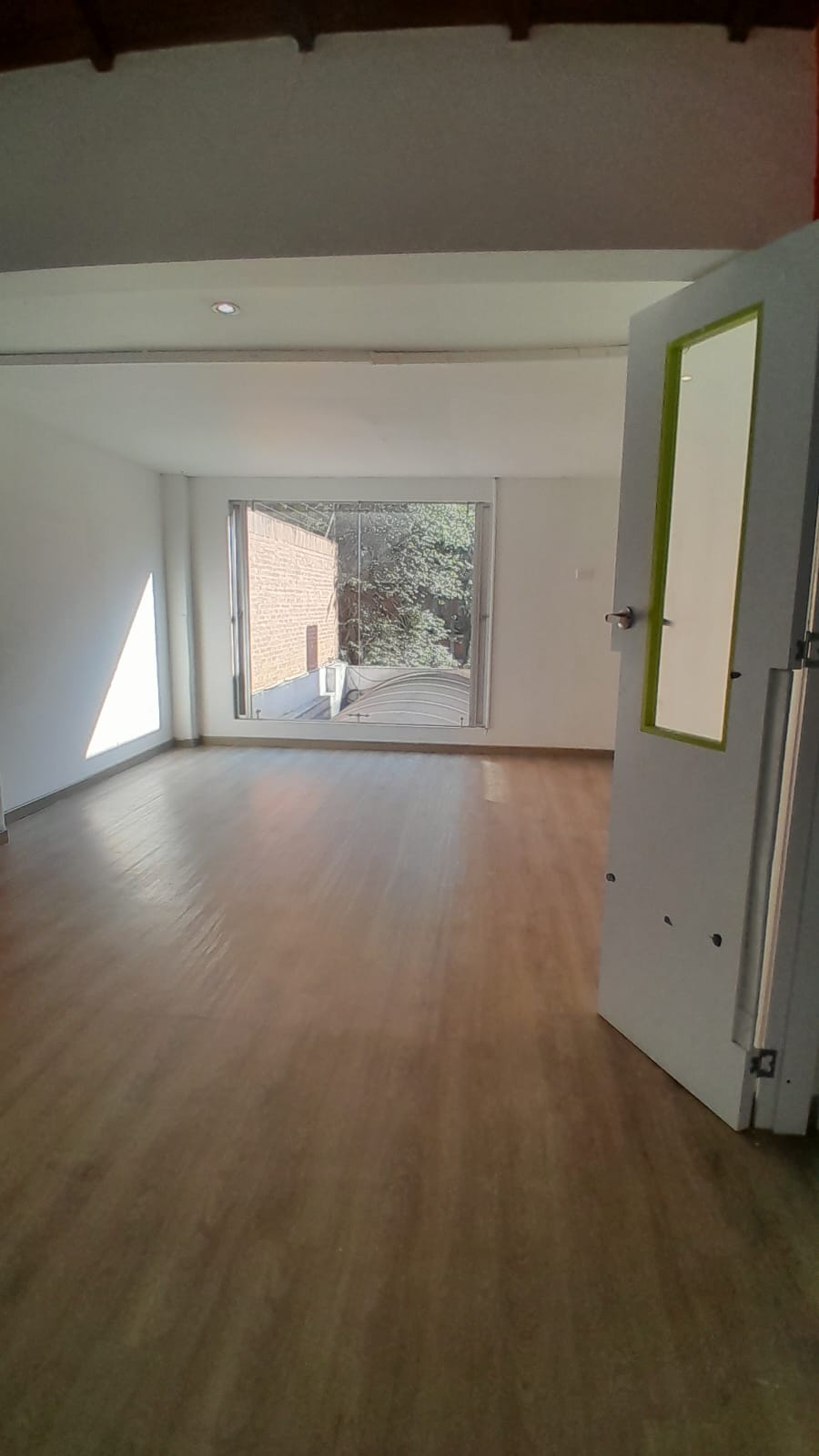 Vendo casa comercial con oficinas