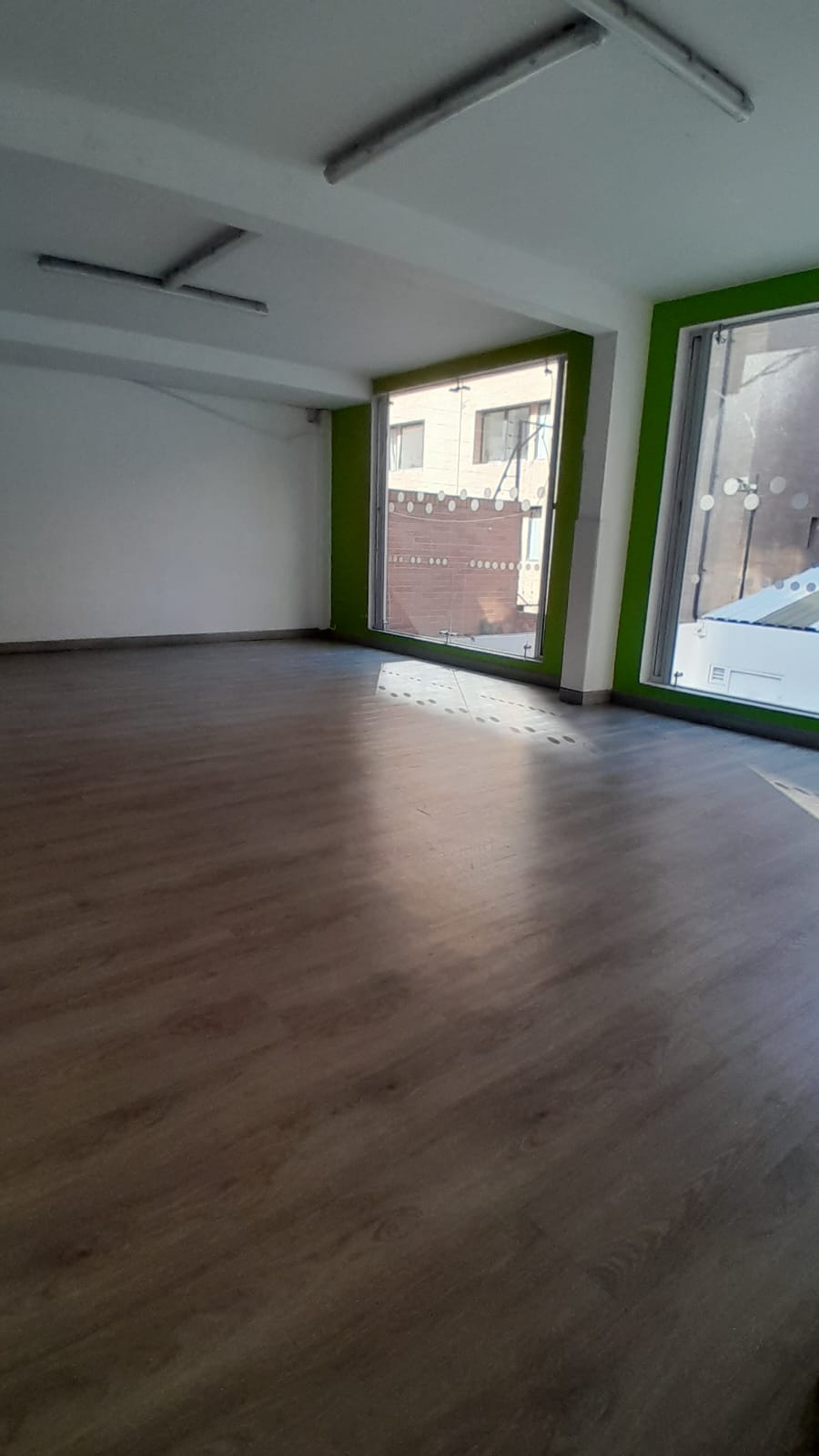 Vendo lote Calle 94 con 9 / 233-948