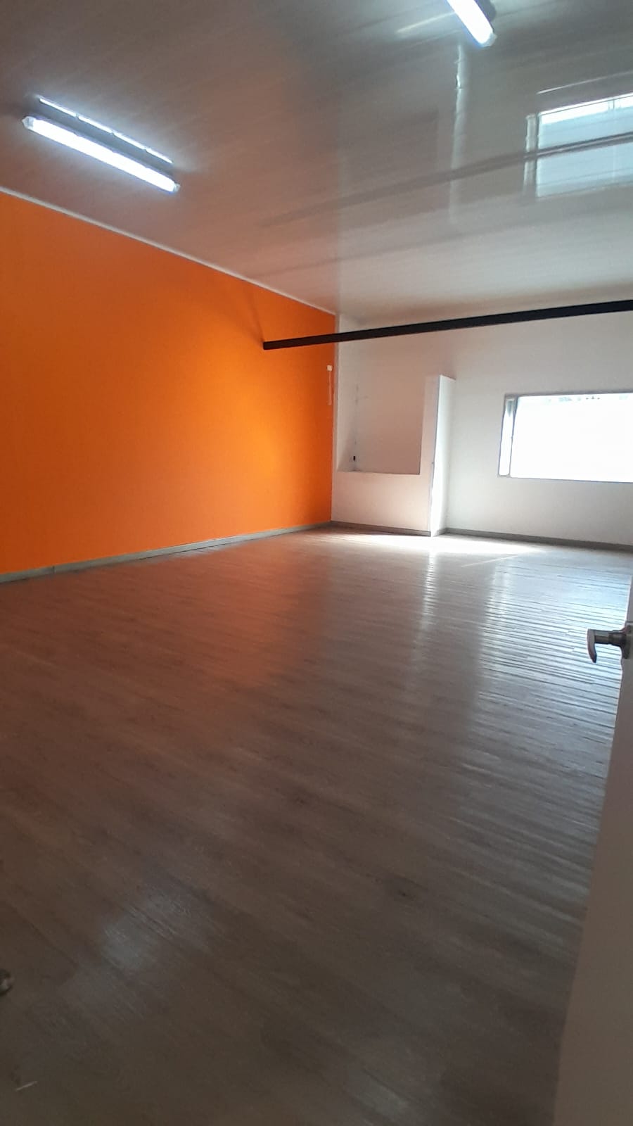 Vendo casa comercial con oficinas