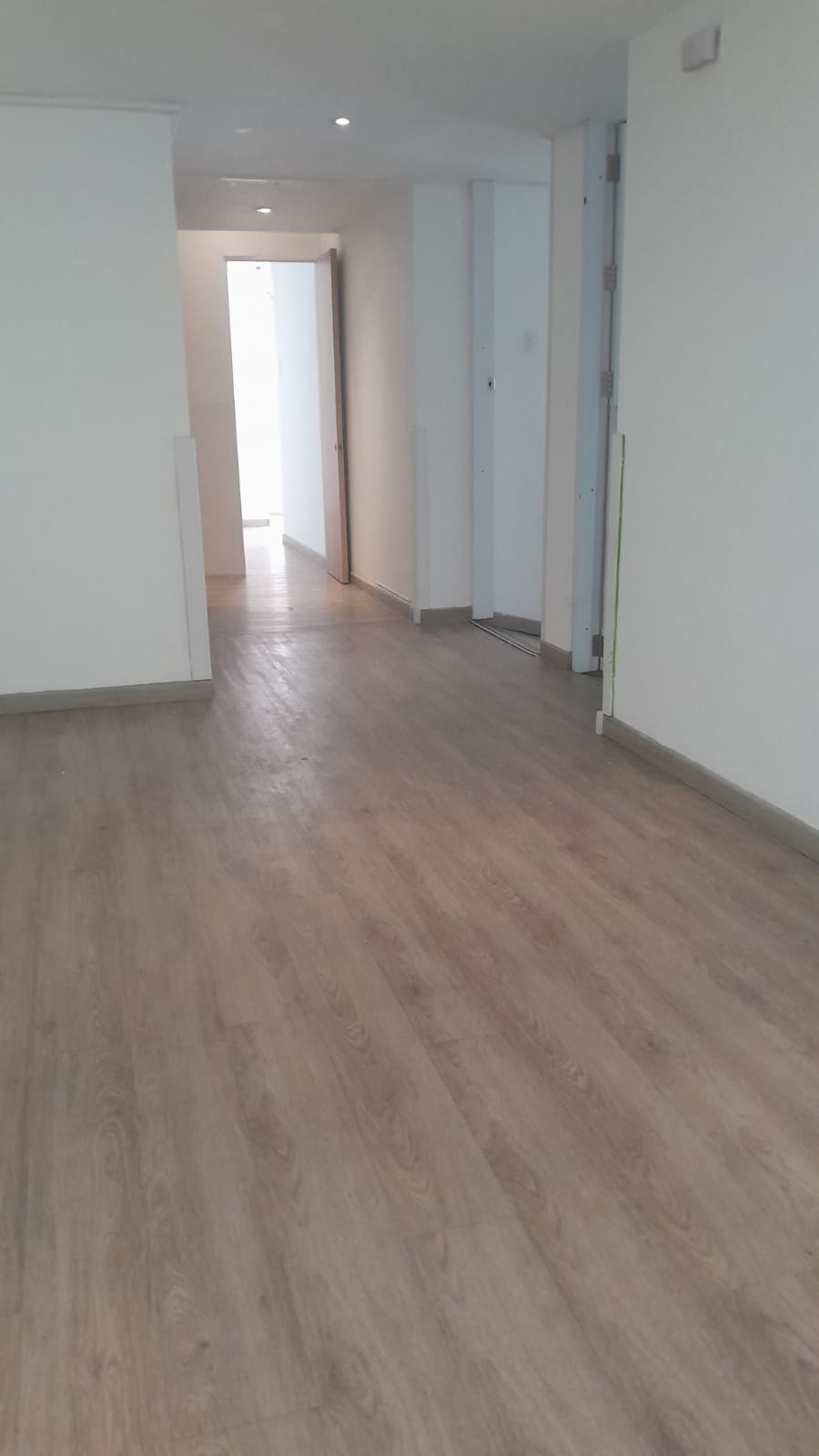 Vendo casa comercial con oficinas