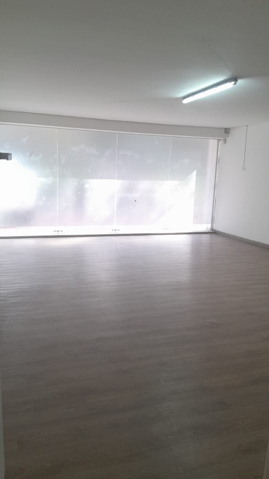 Vendo casa comercial con oficinas