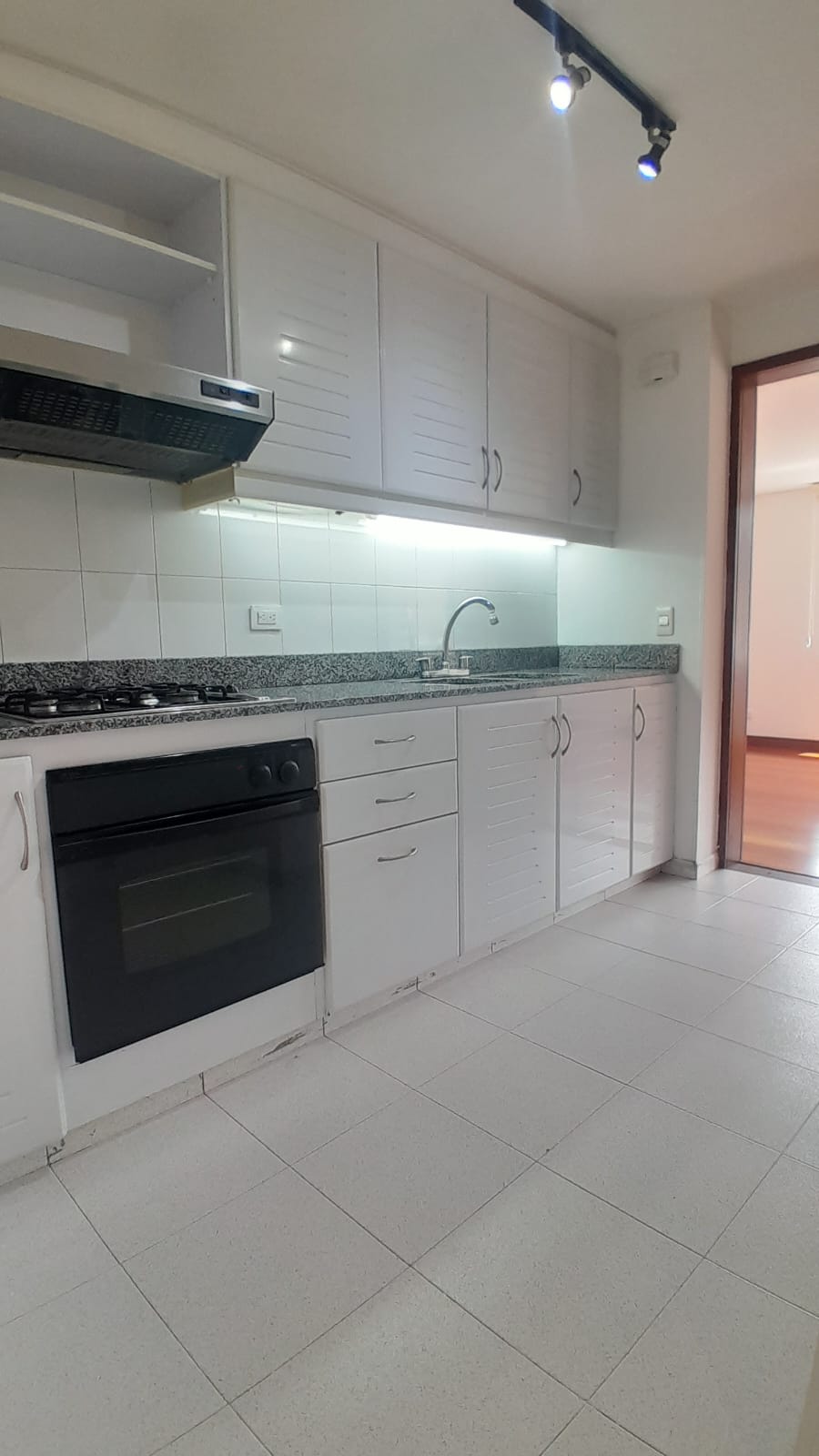 Vendo hermoso apartamento en Alcala / 233-944