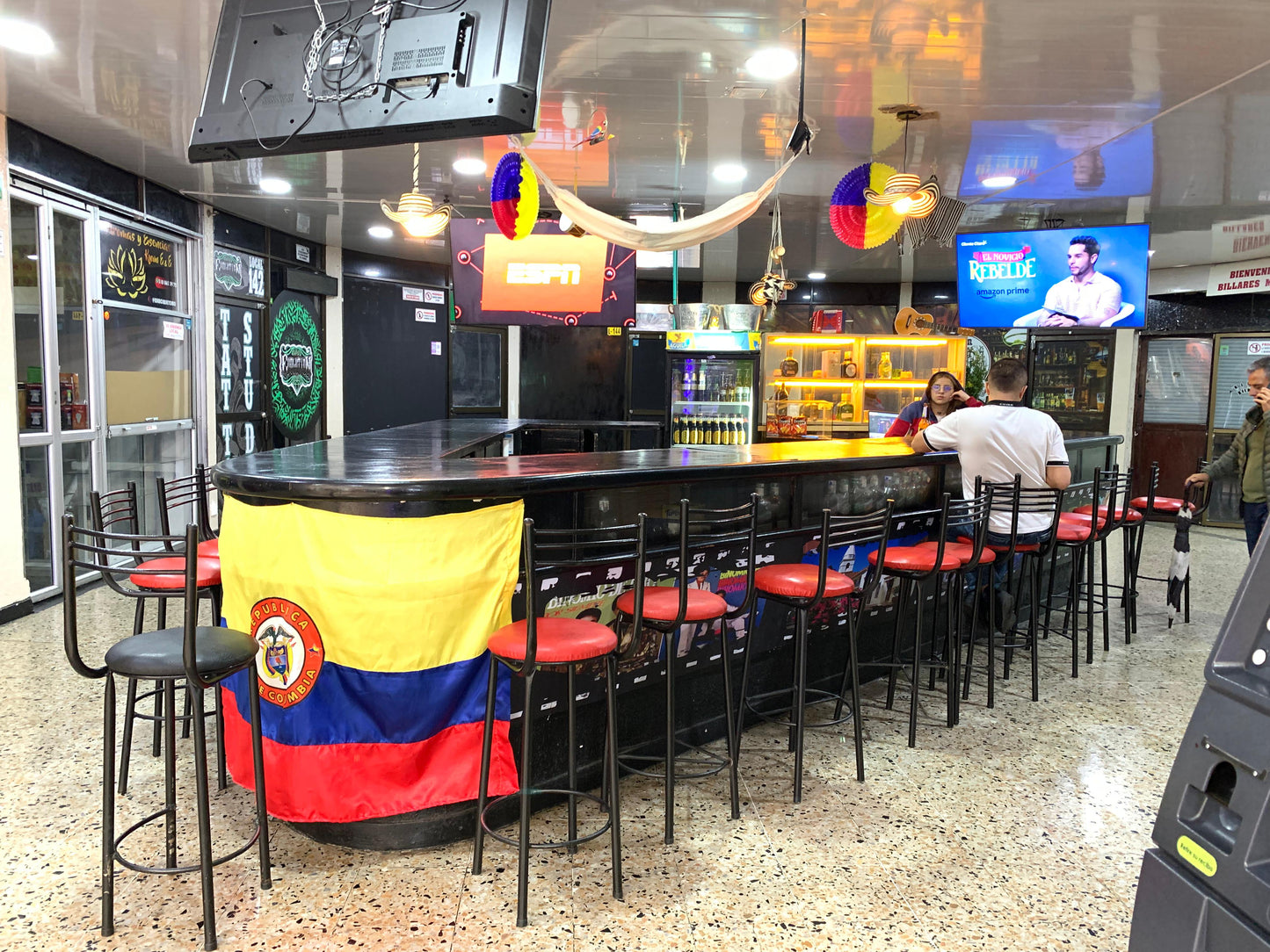 Local En El Centro Comercial Bazar