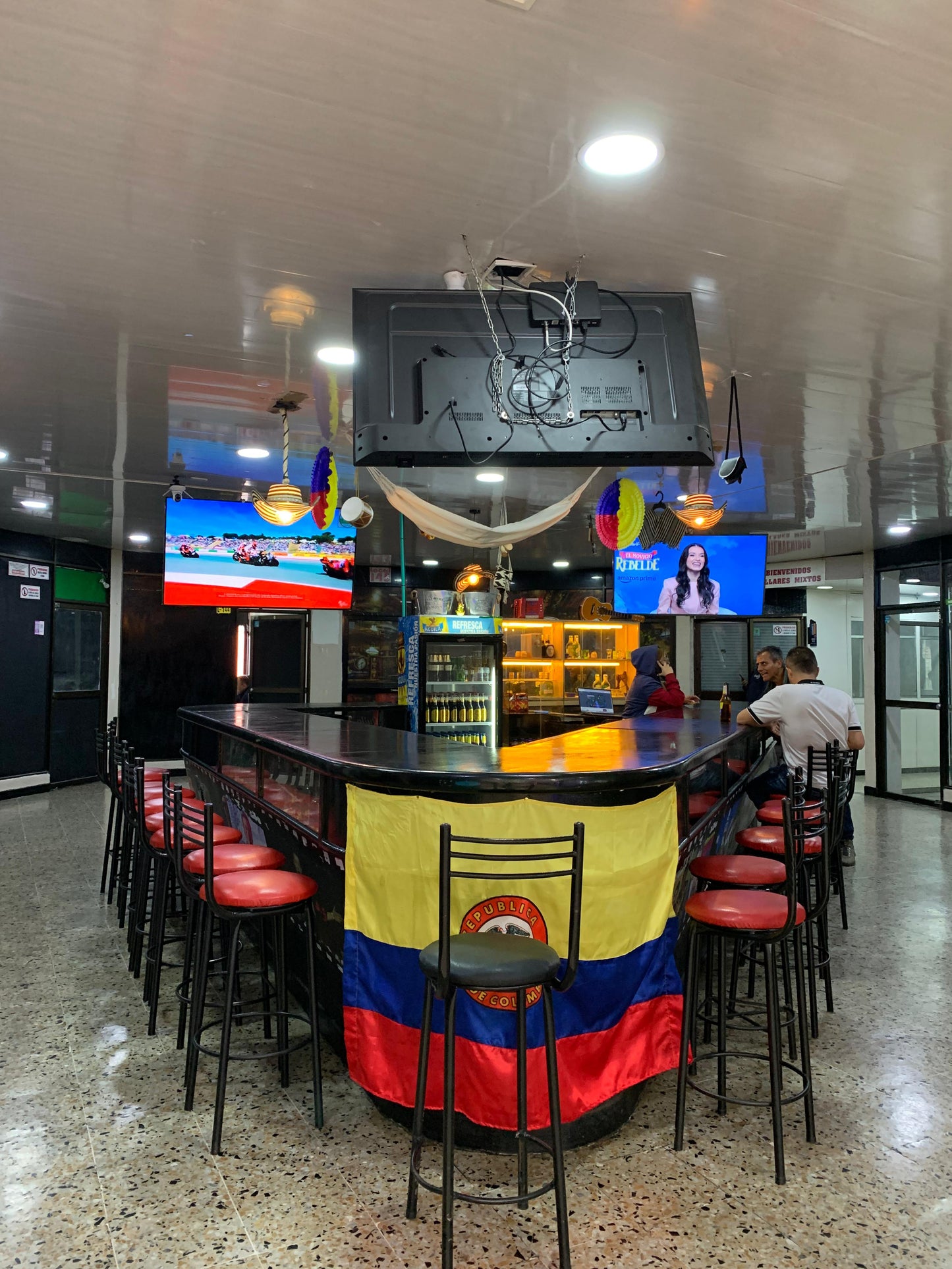 Local En El Centro Comercial Bazar