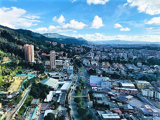 Arriendo oficina magnifica en North Point / 233-593