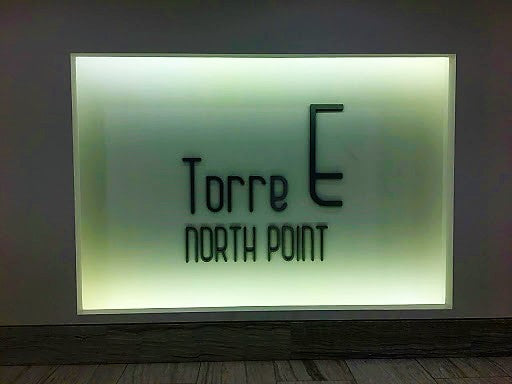 Arriendo oficina magnifica en North Point / 233-593