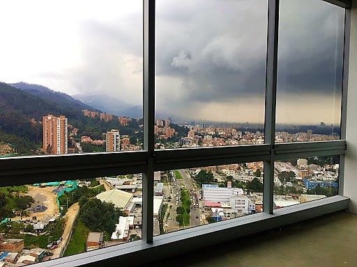 Arriendo oficina magnifica en North Point / 233-593