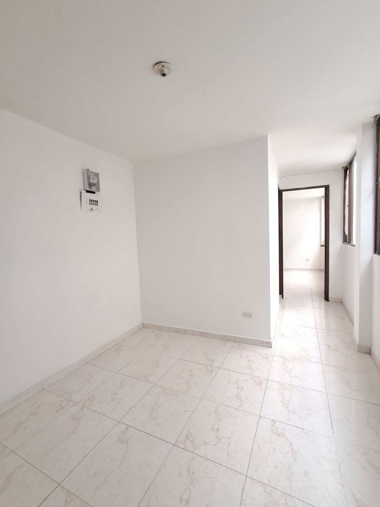 ARRIENDO APARTAESTUDIO EN CIUDAD JARDIN