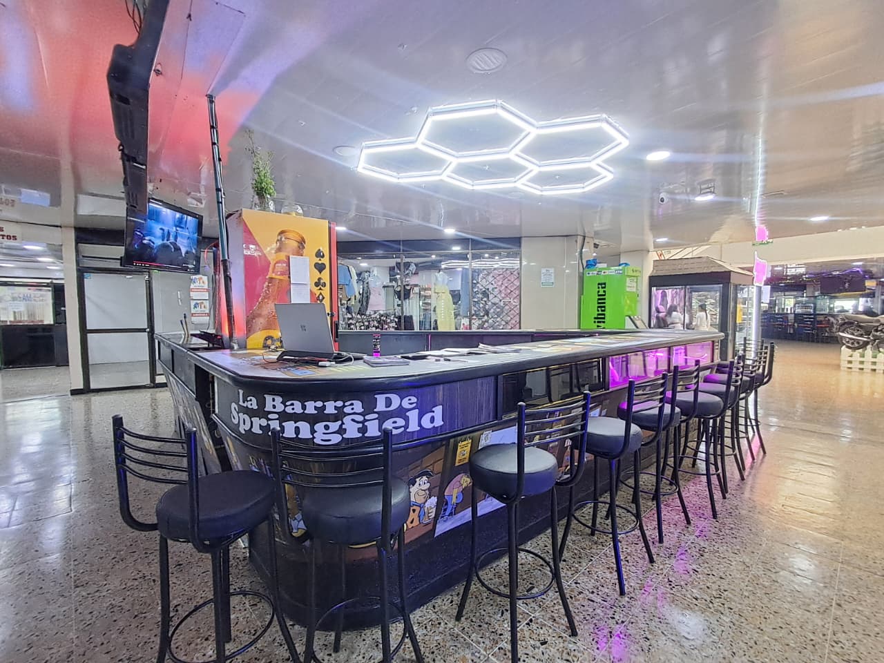 Hermoso Local En El  20 De Julio