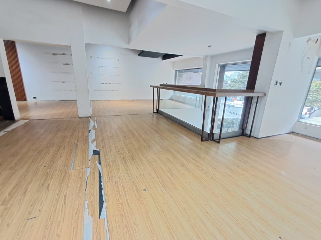 Amplio y Luminoso Local En Arriendo En Zona T