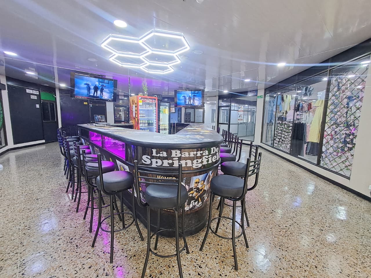 Hermoso Local En El  20 De Julio