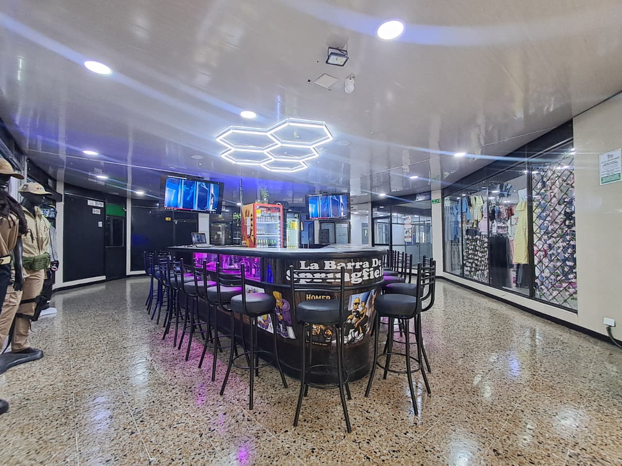 Hermoso Local En El  20 De Julio