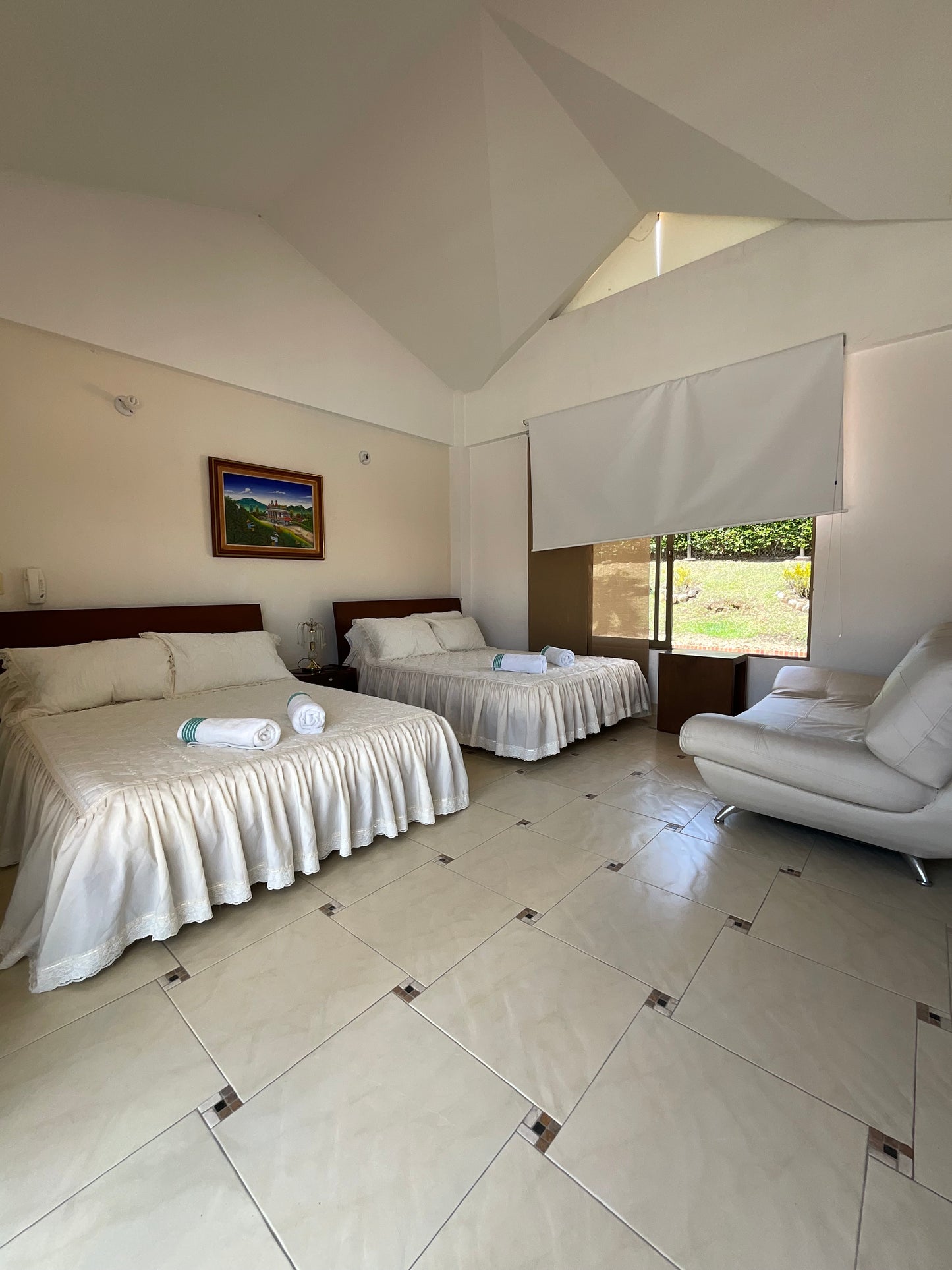 HERMOSA CASA CAMPESTRE EN LA MESA