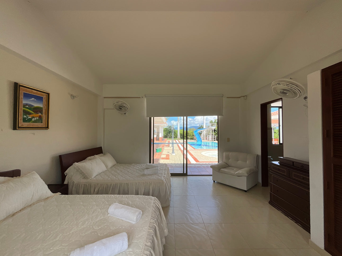 HERMOSA CASA CAMPESTRE EN LA MESA