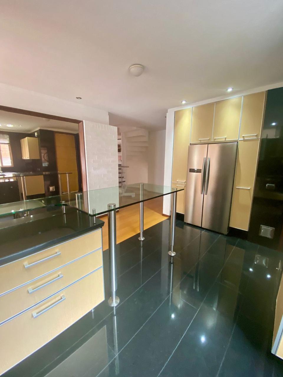 Hermoso Apartamento Duplex En El Chico