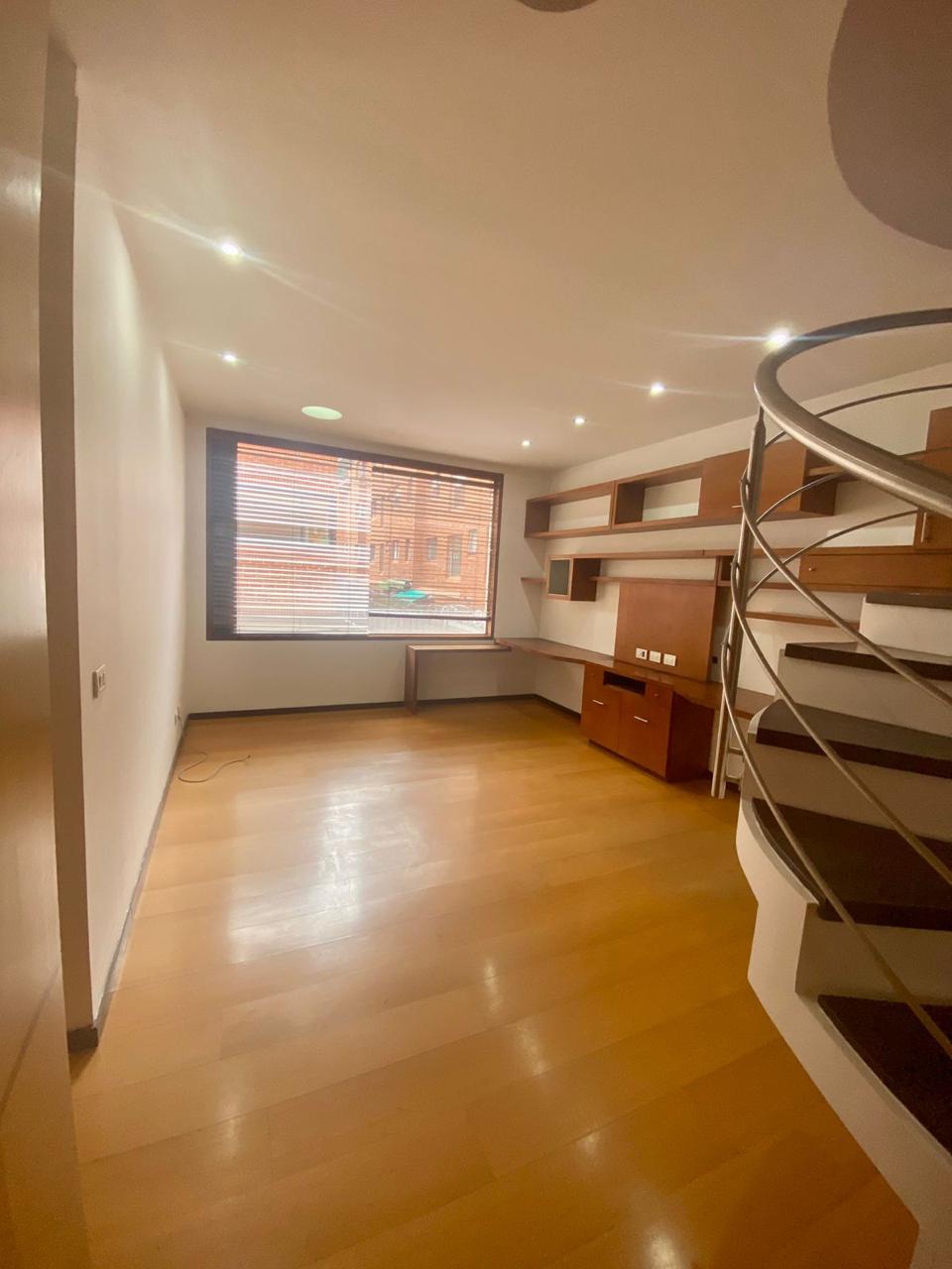 Hermoso Apartamento Duplex En El Chico