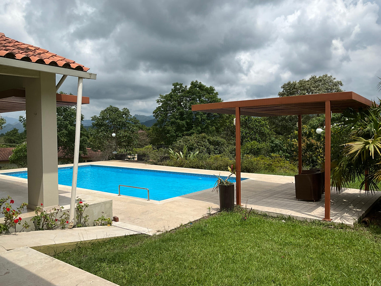 VENDO CASA CAMPESTRE EN LA MESA  3.900m2
