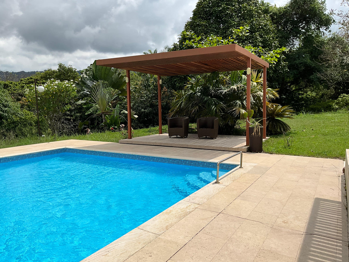 VENDO CASA CAMPESTRE EN LA MESA  3.900m2