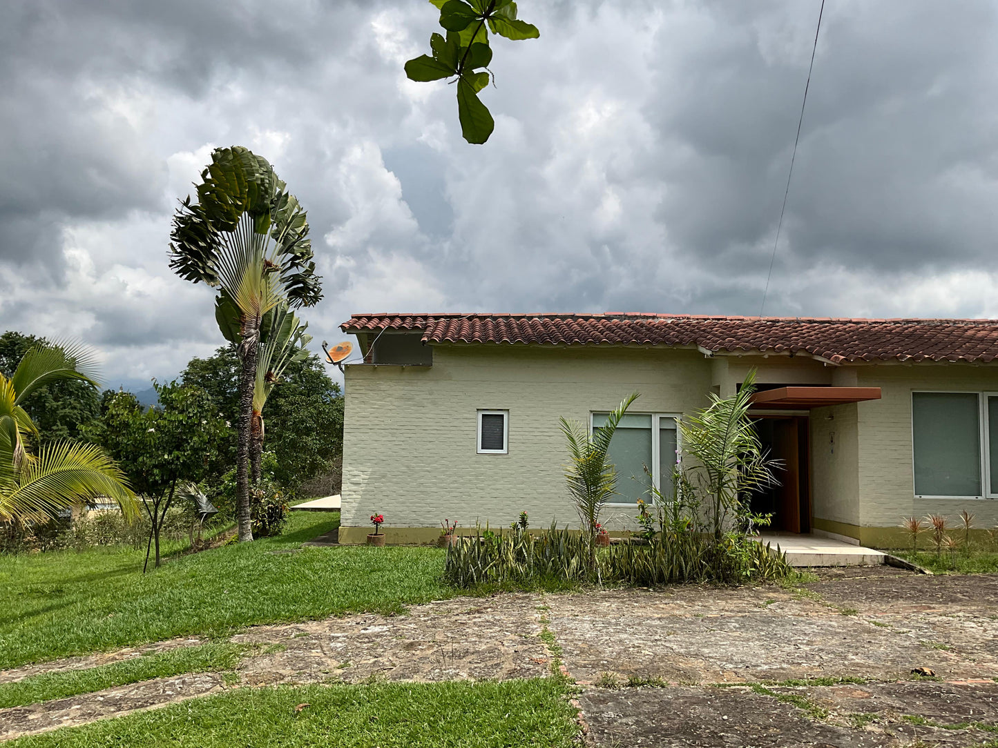 VENDO CASA CAMPESTRE EN LA MESA  3.900m2
