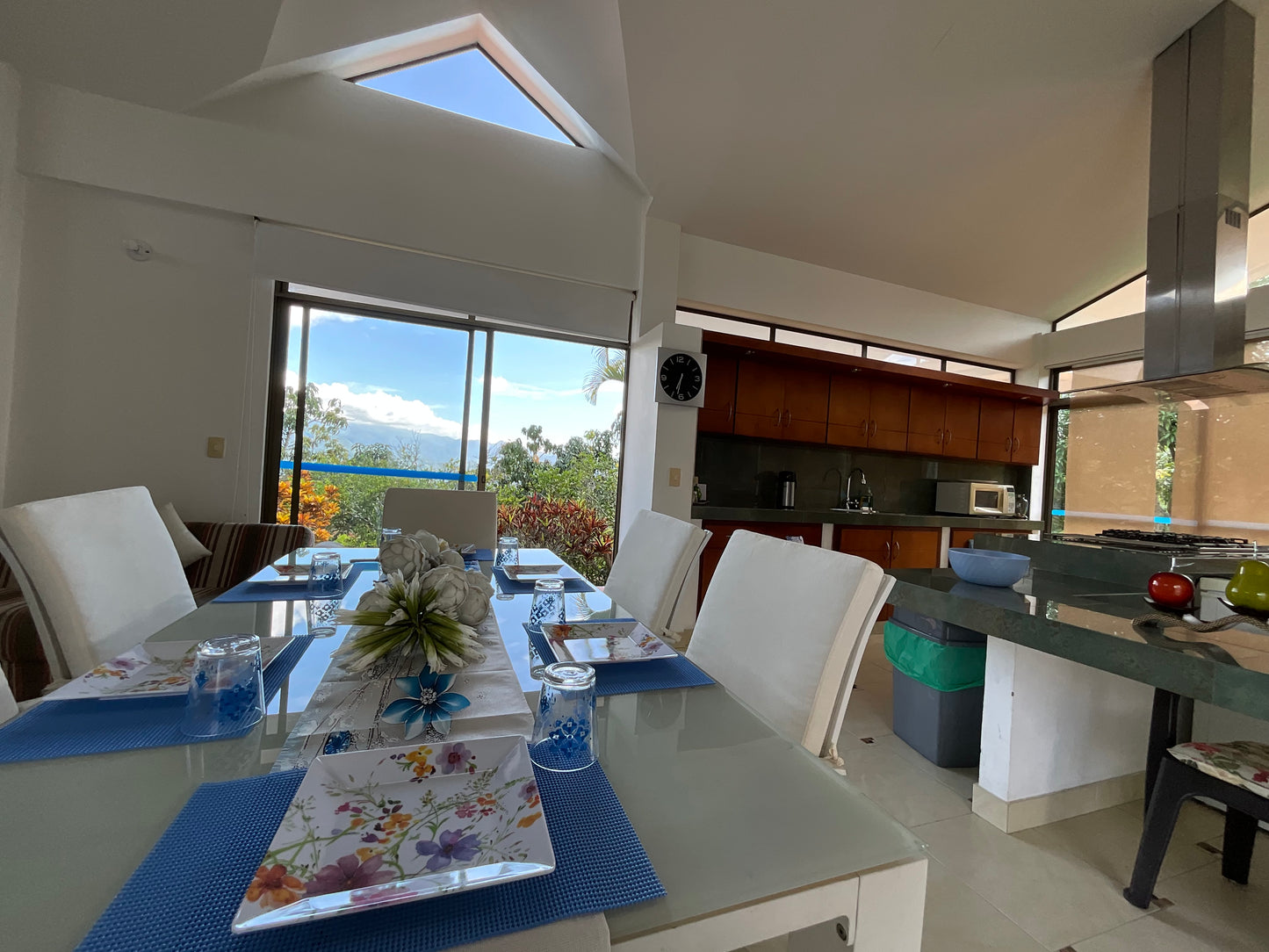 HERMOSA CASA CAMPESTRE EN LA MESA