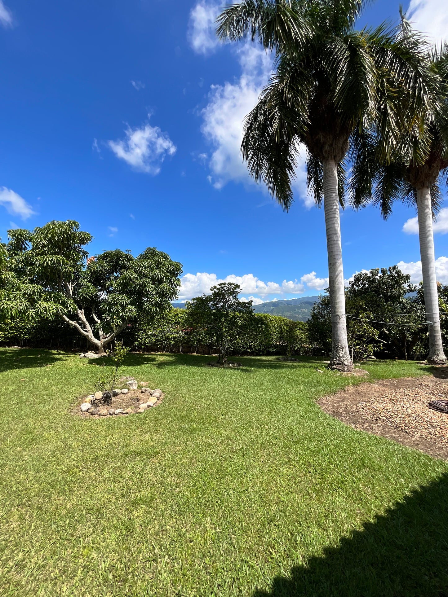 HERMOSA CASA CAMPESTRE EN LA MESA